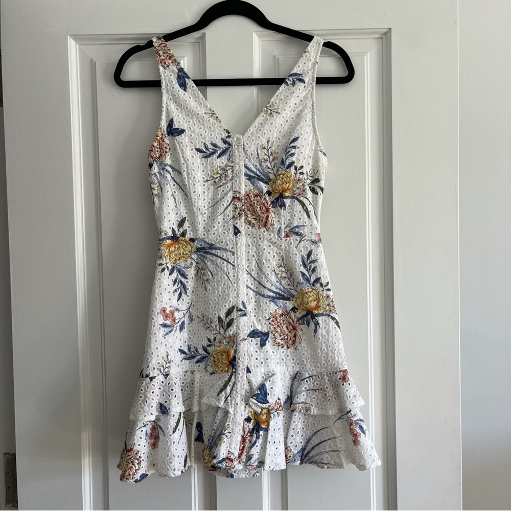 NWT BB Dakota Floral Dress with White Eyelet Lace and Ruffle Flounce